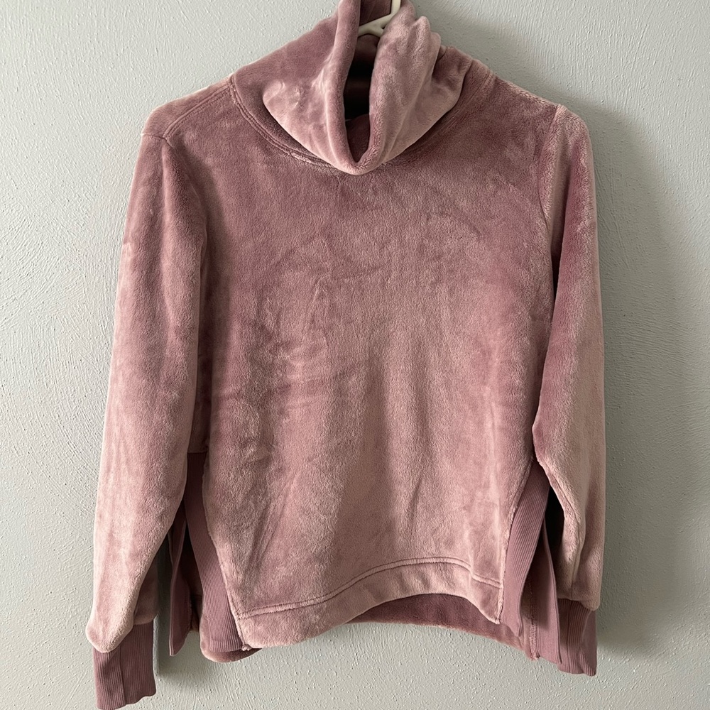 Extremely soft Athleta cozy sweater